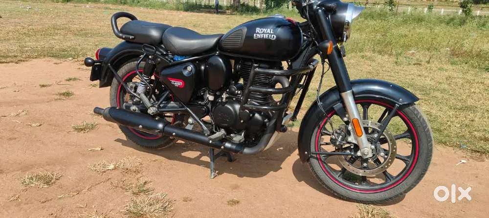 Sparingly Used BS6 2022 Classic 350 Reborn Stealth Black topend