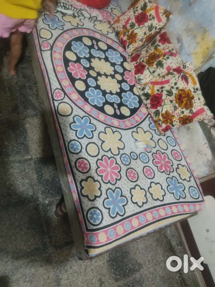 Best condition arjunt sell,bed tijori, computer table,2 part corner