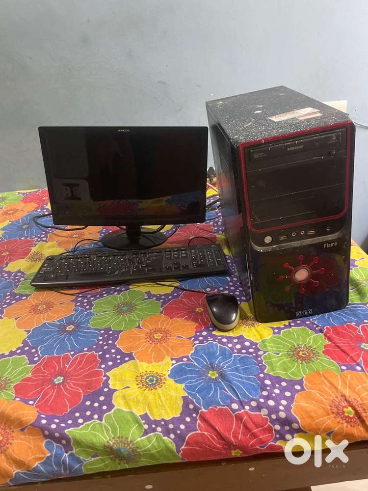 Old desktop,CPU,mouse,keyboard