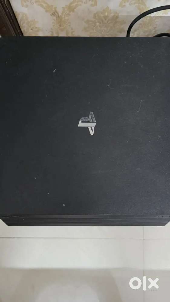 PS 4 PRO 1TB slim