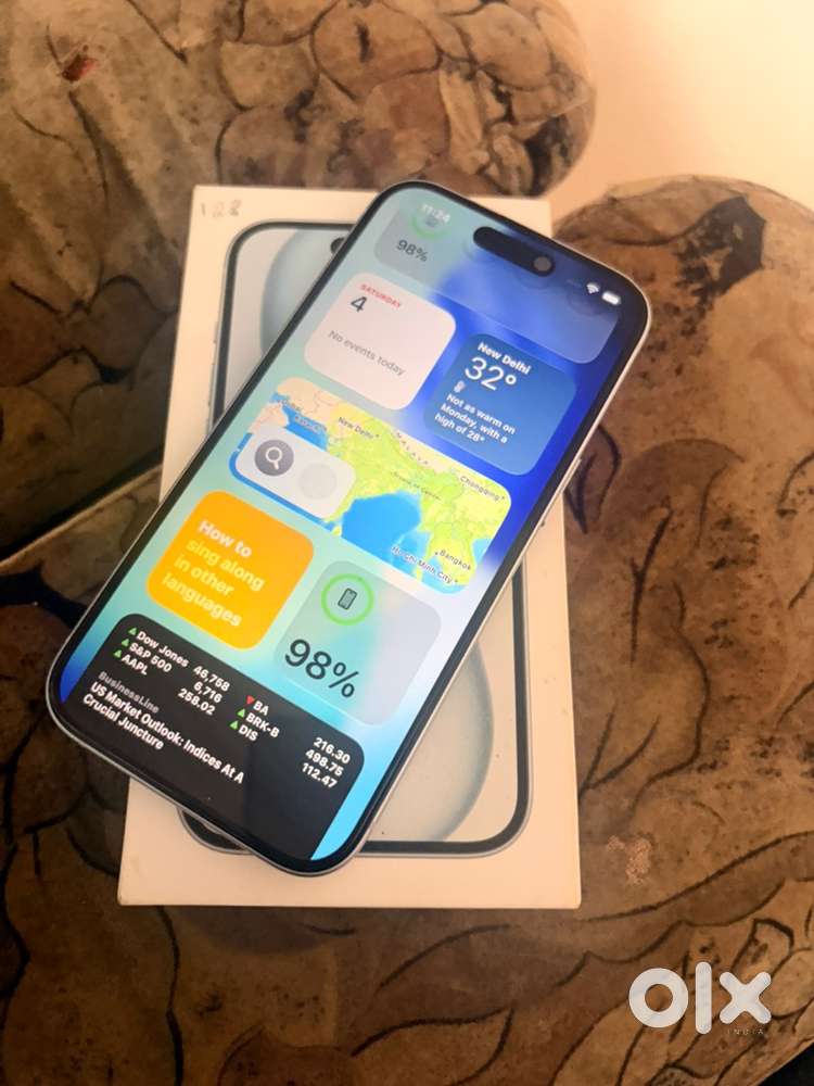 Iphone 15 full kit 128gb showroom condition