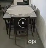 6 seater dining table in good condition
