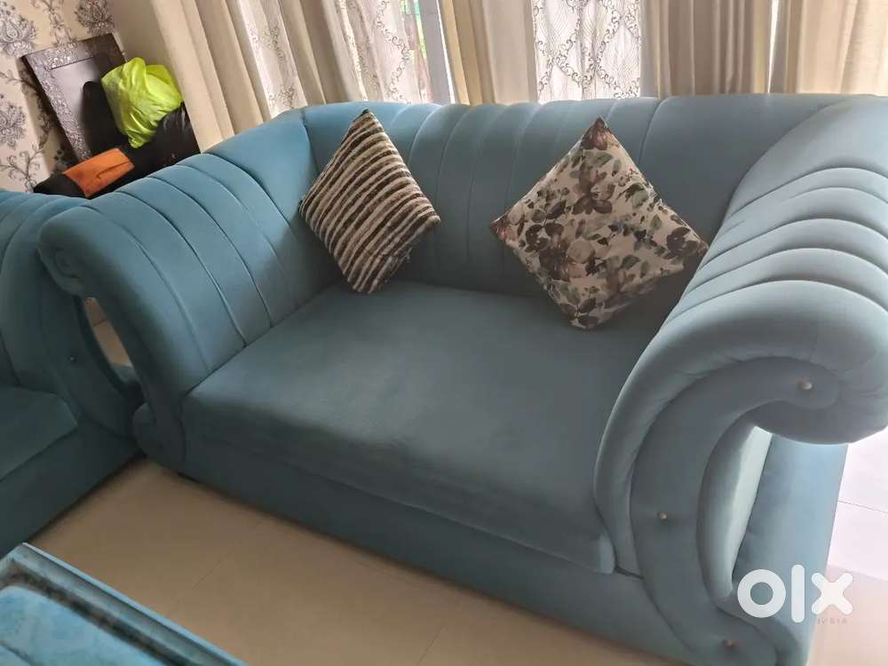 7 seater sofa set with center table