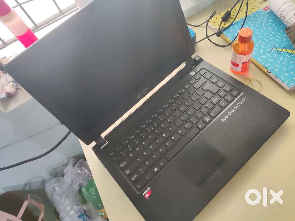 ACER laptop 240gb ssd 500gb hdd ,4gb DDR4 ram