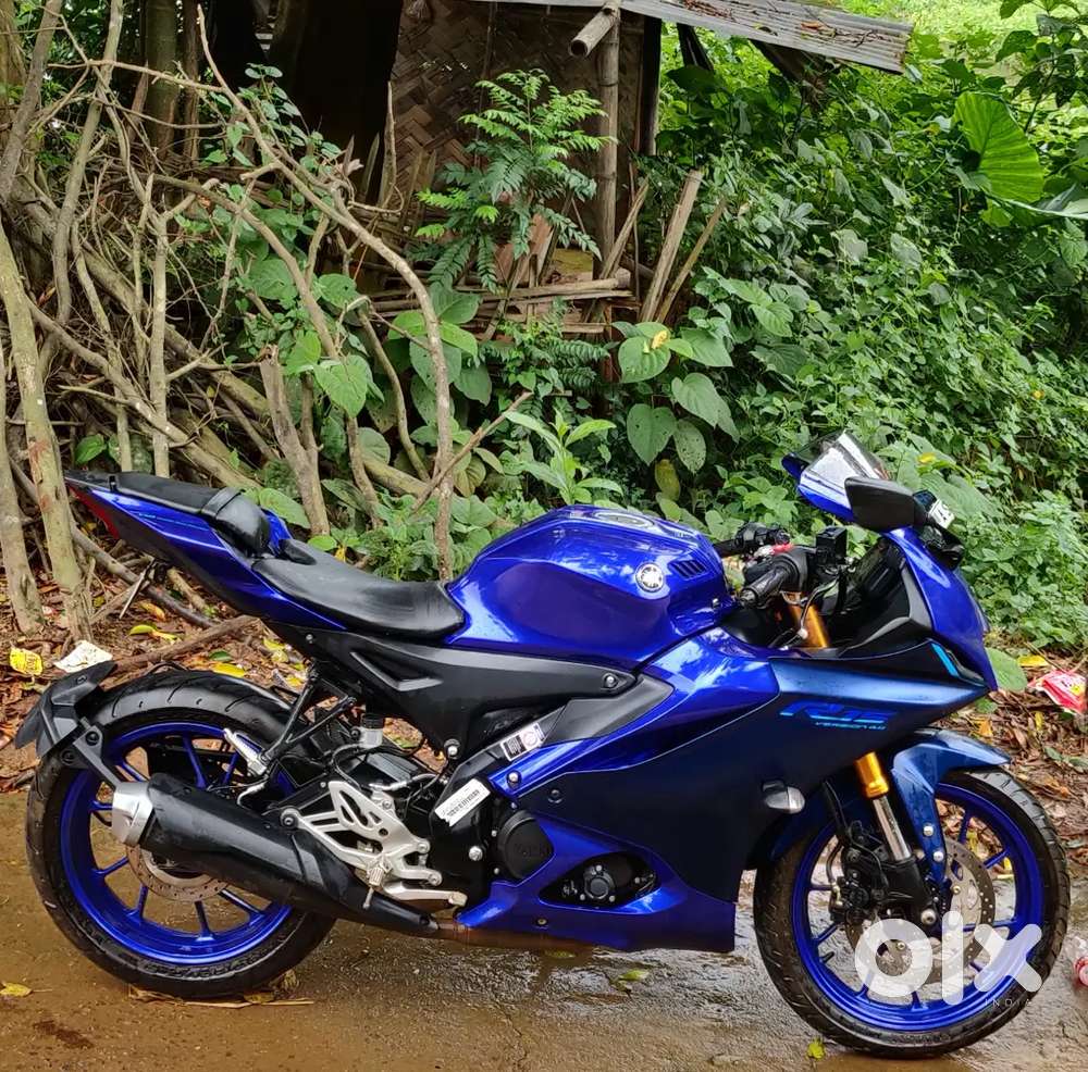 (Yamaha  r15 v4  2023 ) excellent condition single owner Low km
