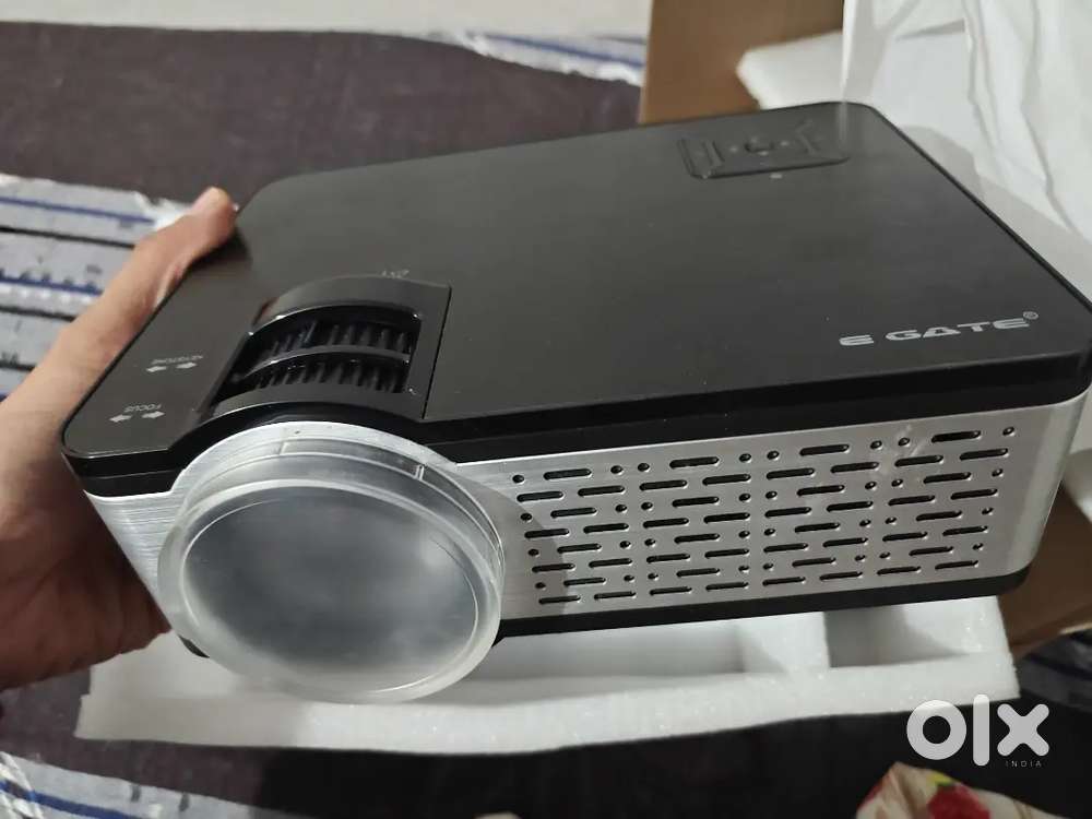 Projector..egate 9pro with all accessories