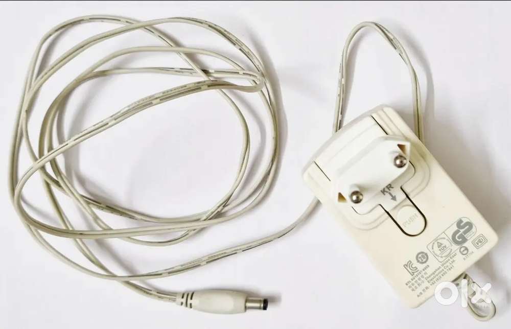 Universal Adapter for Electronic Devices output 12v 2A