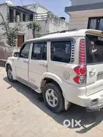 Mahindra Scorpio Getaway 2010 Diesel 221000 Km Driven