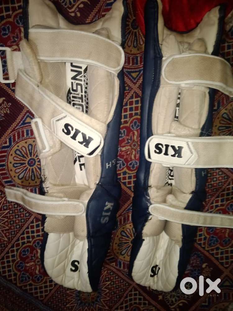 Kis cricket pad