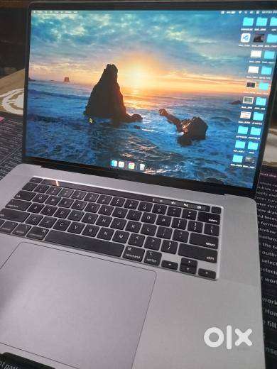 Macbook Pro A2141 32 gb Ram / 512 gb ssd / i7 9th gen processor