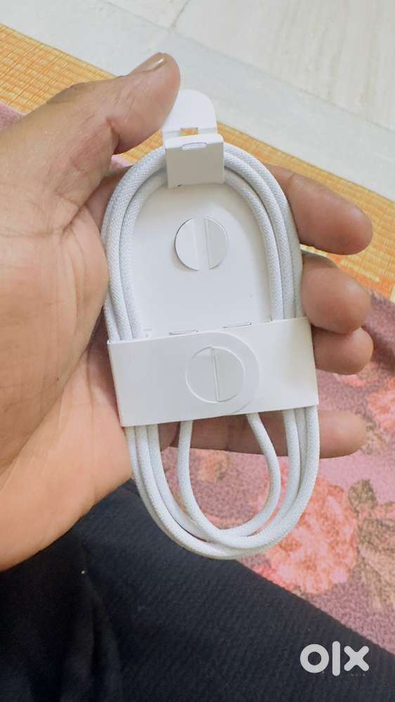 Apple 17 pro horizinal c to c cabel