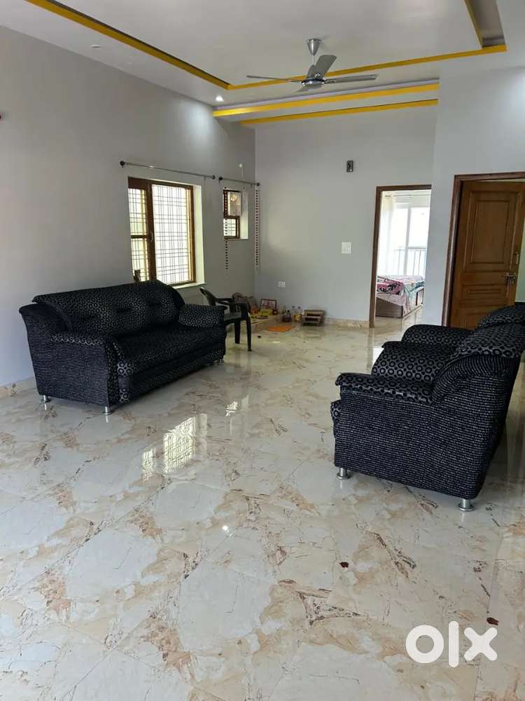 Indipendent without owner 2bhk 1st floor railway crossing ajabpur dhar