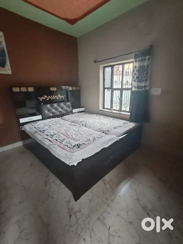 6*6size box bed with gudde 22000& 6*4