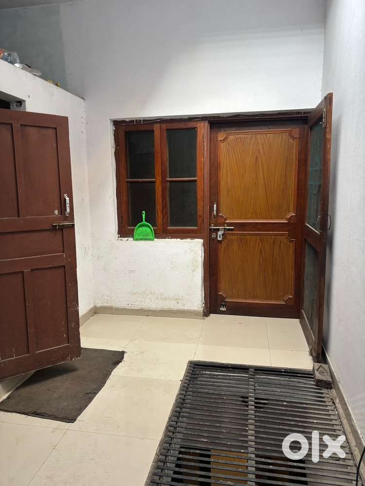 single room set for 1 person only