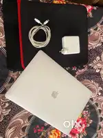 i7 mac book pro  32gb ram 512ssd with adapter charger +leptop cover