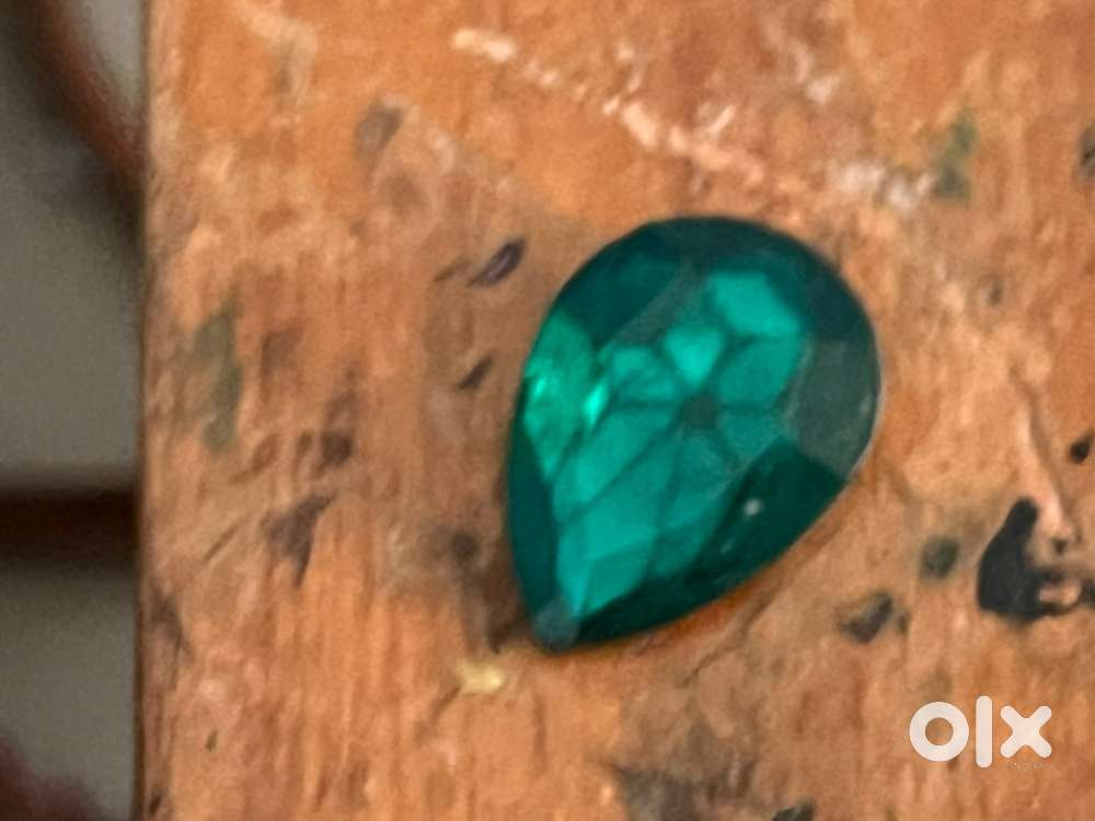 Female/ Male Customer relation at cafe