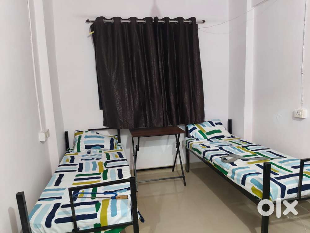 No brokrage Girls pg sect 20 airoli