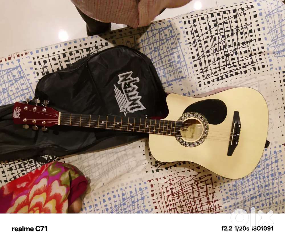 Guitar new bag Pick sting saath me