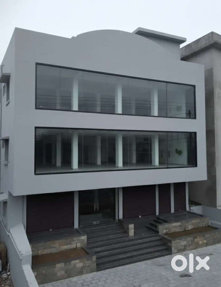 3500 sqrft Commercial building for rent at Vyttila