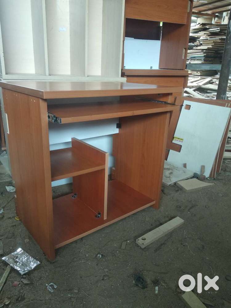 computer table cpu model 20no Available.