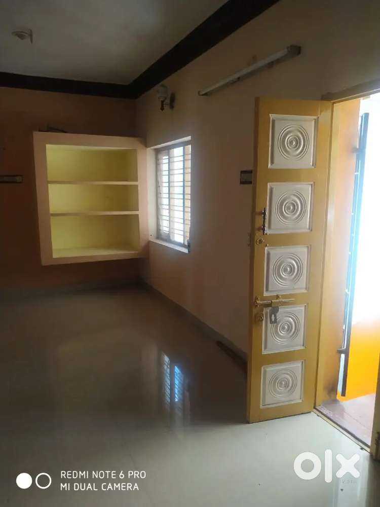 3 bhk House for rent at perungalathur