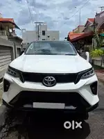 Toyota Fortuner modified into Legender 2018 Diesel CG passing