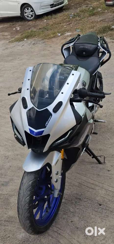 Yamaha R15 v4