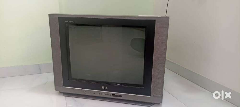 LG FLATRON CRT TV GOOD CONDITION -With free Videocon setup box dish