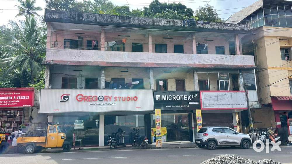 3 STOREYED COMM.BUILDING, 3 BED ROOM ,, 2 BATH CUM W/C, KITCH2 STORES,