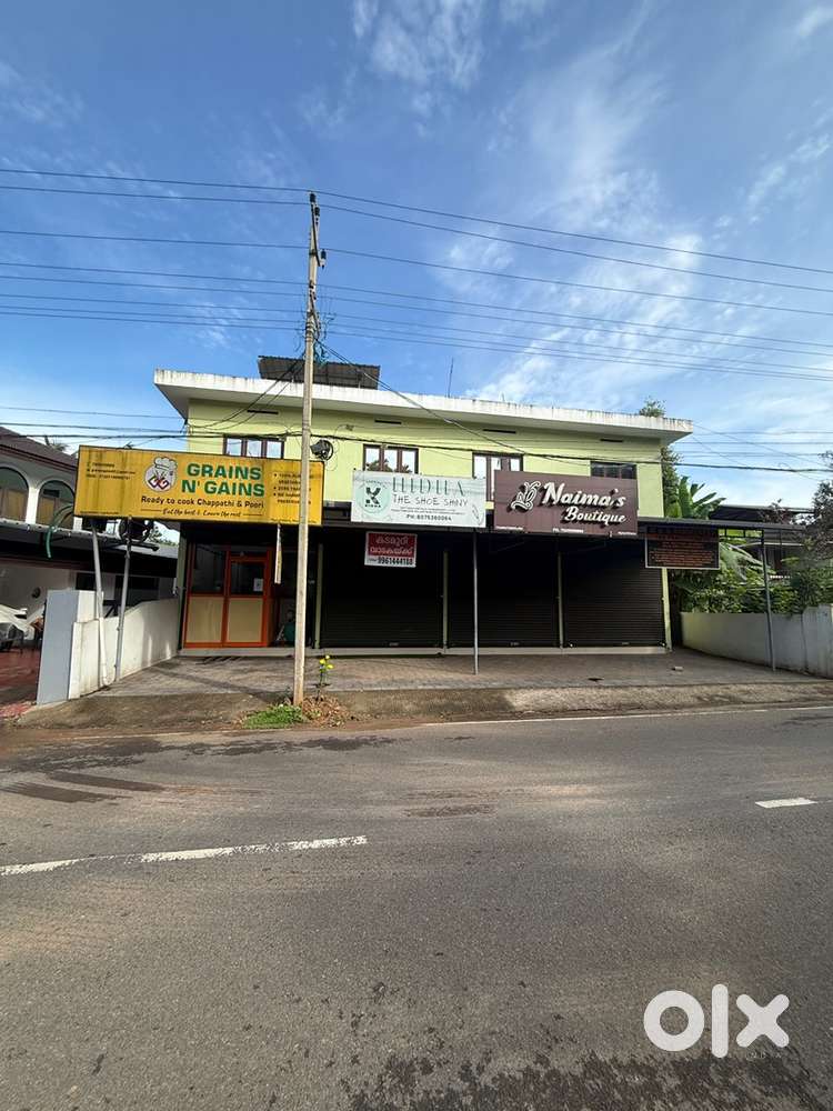 Room for rent at main road side