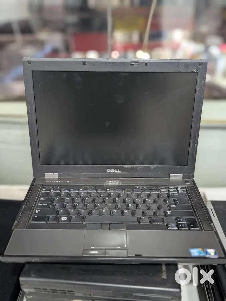 Intel i5 / 4 GB / 320 GB / 14 HD / Windows 7.