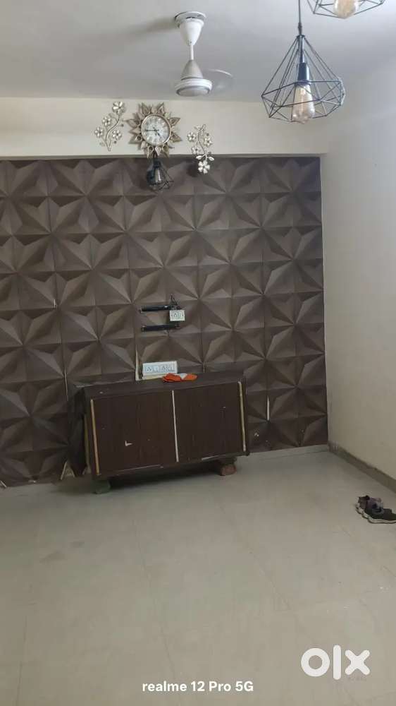 2 Bhk flat only for family and salaried