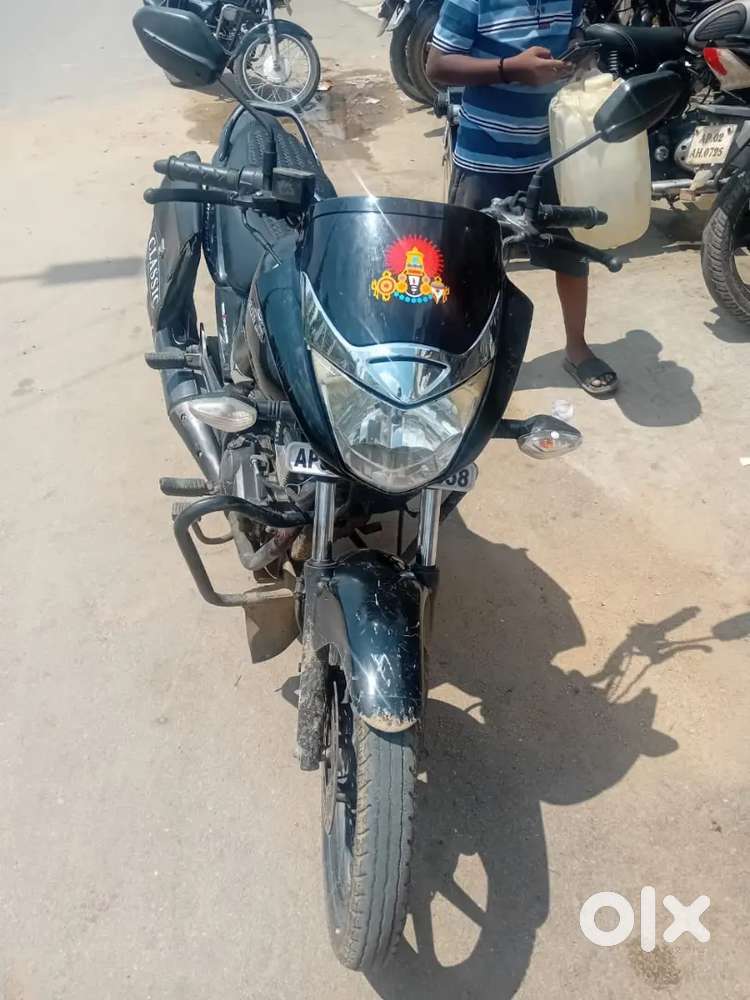 Good condition back side new tyre