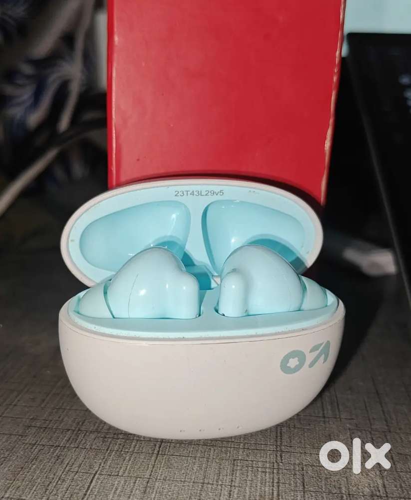 Goboult W20 Wireless earbuds