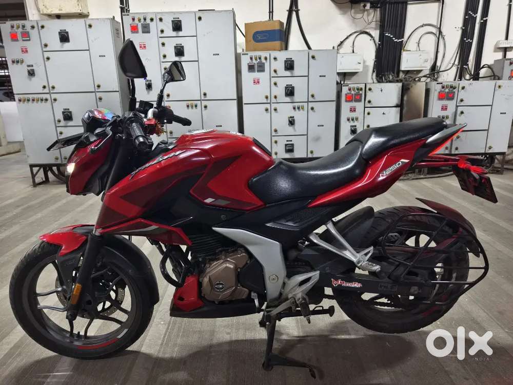 Bajaj Pulser N 250 Dual ABS