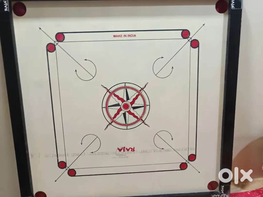 Carrom board