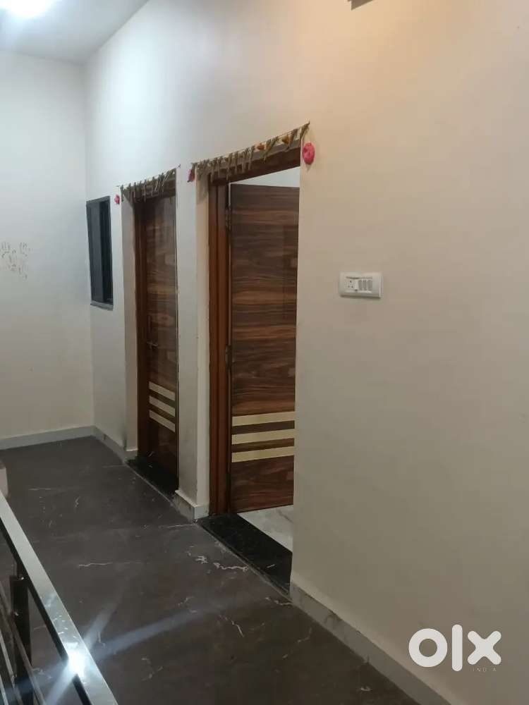 2 BHK rooms are available for family only