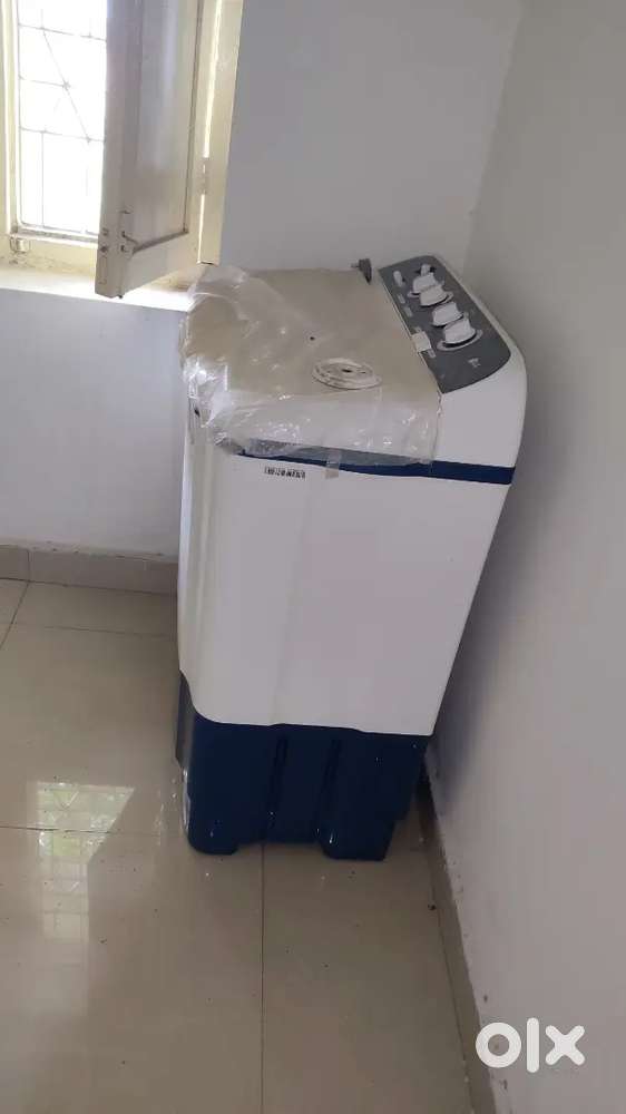 LG 7.5 kg semi automatic washing machine in excellent condition