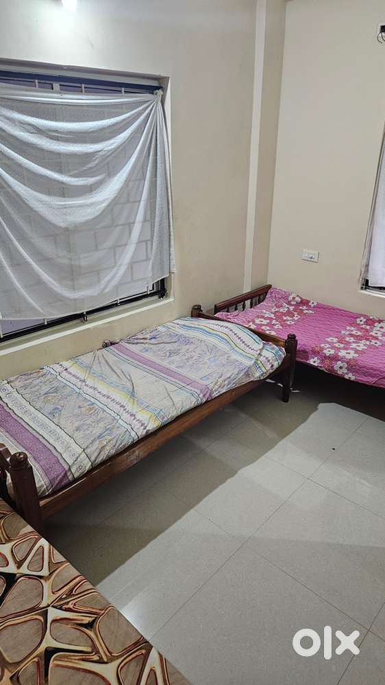 PG for ladies with Food Near technopark