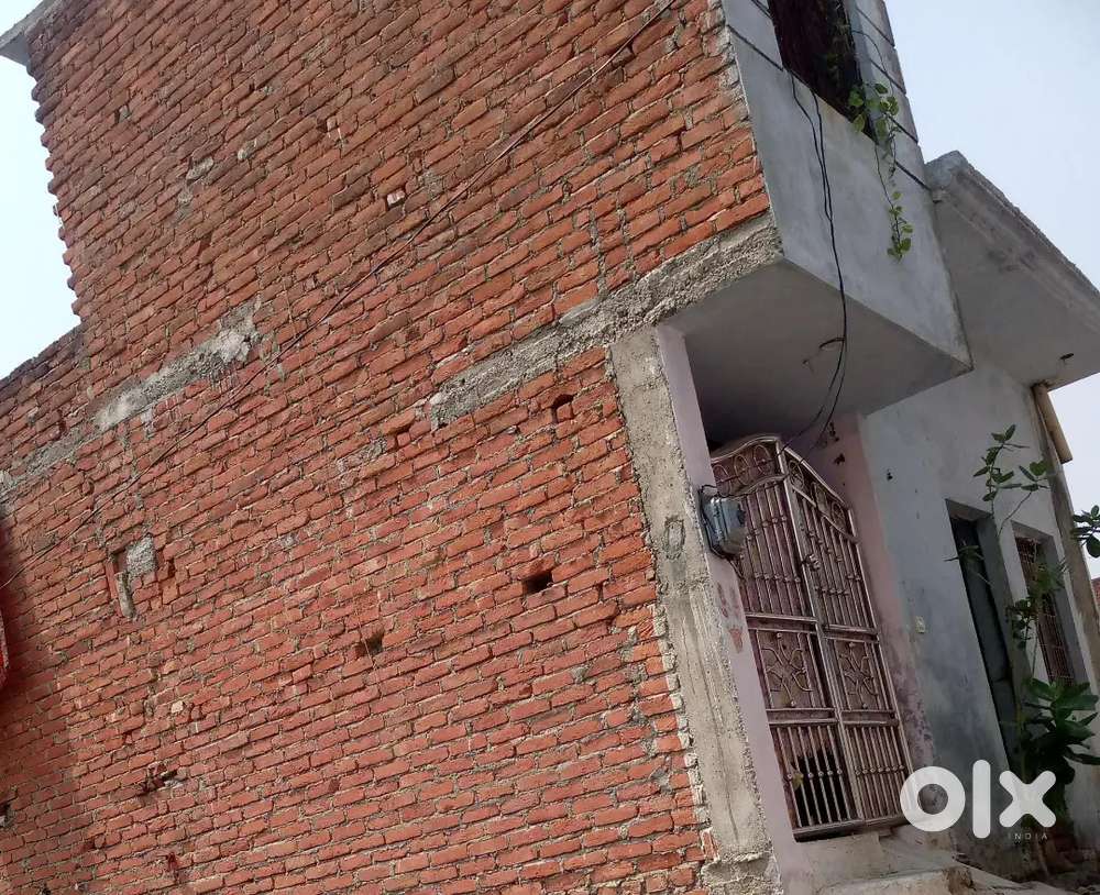 85 gaj ka bana hua makan (10 fit ki band gali me)