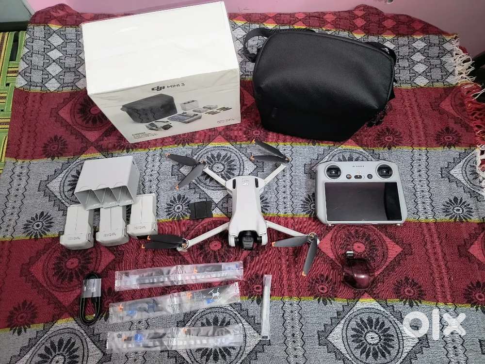 DJI MINI 3 DRONE FLY MORE COMBO WITH SMART RC