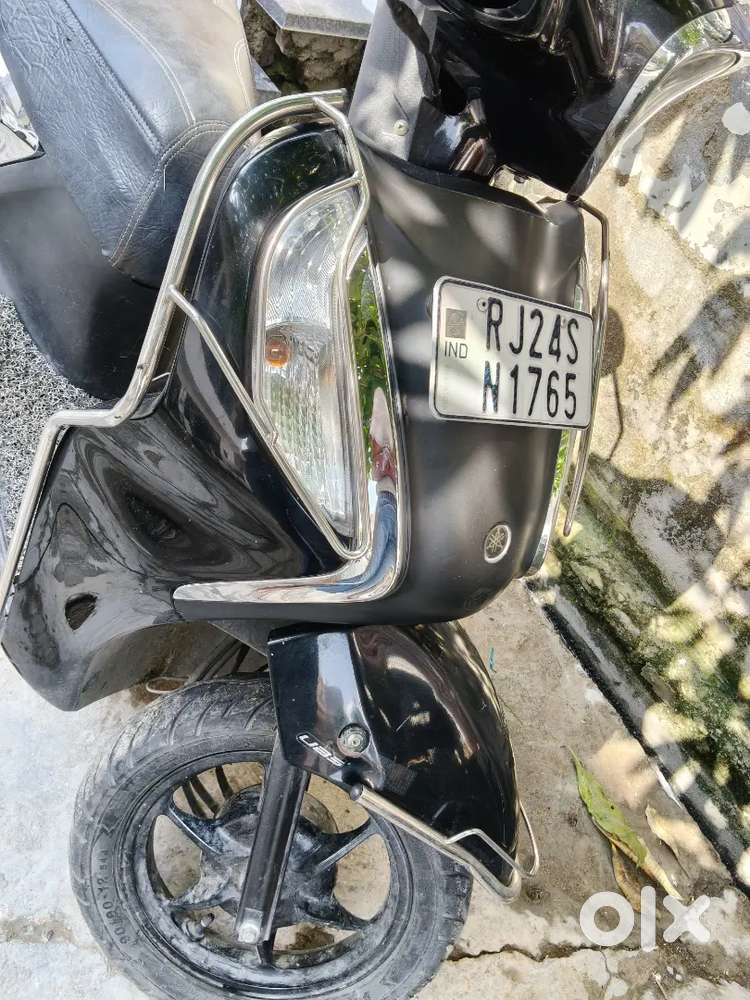 2020 model black color
