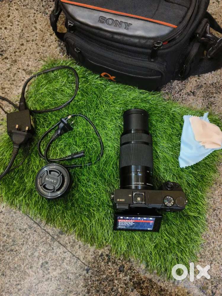 Sony Alpha A6000 MIRRORLESS CAMERA DOUBLE
LENS-EXCELLENT CONDITION