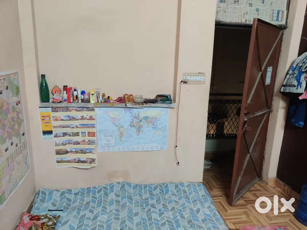 सिविल लाइंस में पत्रिका चौराहा और दृष्टि कोचिंग के नजदीक कमरा खाली है