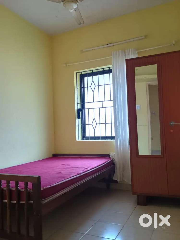 2bhk semi furnished flat for rent at karangalpady
