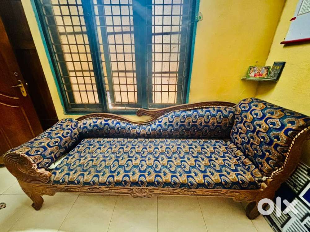 Full Take Maharani Model Diwan cot