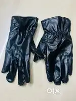 Riding gloves