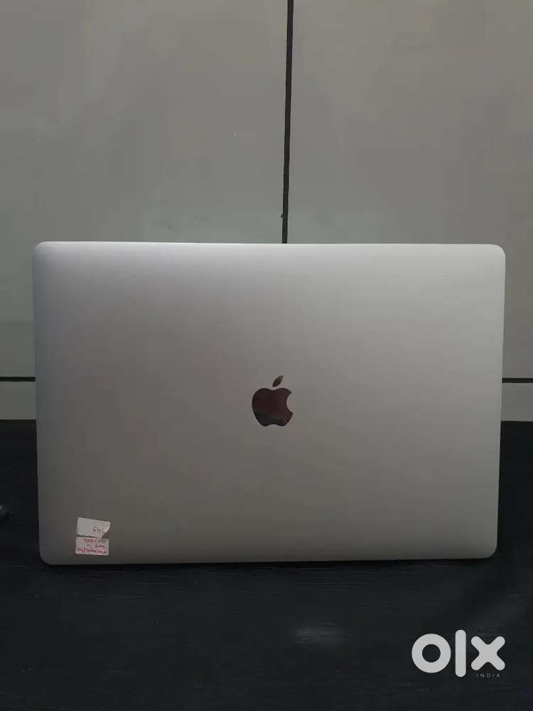 Macbook Pro 2017 Touchbar 15 inch 16gb Ram 256gb SSD Mint Condition