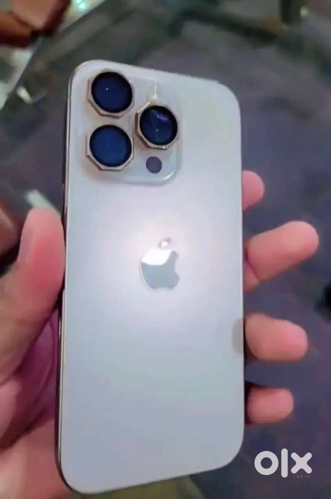 Iphone 16 pro max 256gb under warranty