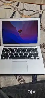 Apple MacBook Air 13” (2017) – i5, 8GB RAM, Super Slim & Fast!